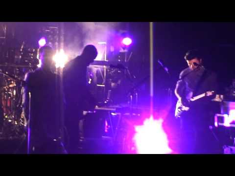 WHITE LIES - Peace & Quiet [23-03-2011, Live At La Cigale, Paris]