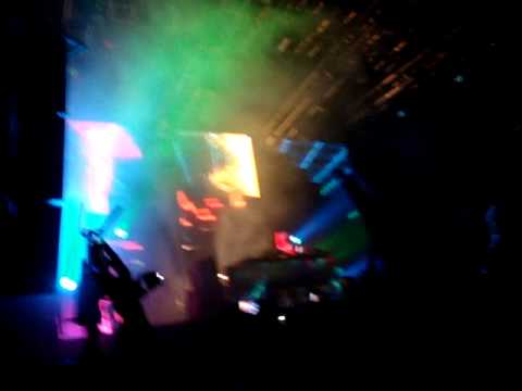 2000 and One vs Calvin Harris - Spanish Fly (Butch Remix) / Flashback [Axwell Mashup]