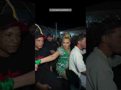 Joelma indo embora do seu show em quadriciclo em Santa Maria das barreiras