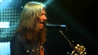 Blackberry Smoke - "Holding all the roses" [HD] (Madrid 17-10-2015)