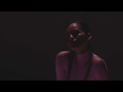 LUISAVIAROMA X BRITISH VOGUE - RUNWAY ICONS