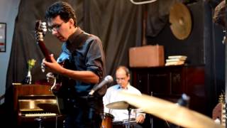 BERIMBAU - Julio Bittencourt Trio - Part Andre Tandeta (bateria) Dinho Majela (sax)