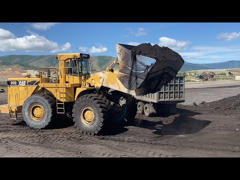 Caterpillar 990 Series 2 Wheel Loader Loading Coal On Trucks