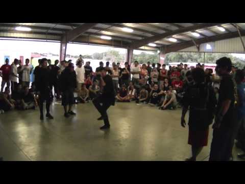 Gravedad Zero vs Free soul at Triple Threat 9