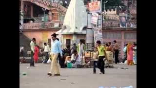 preview picture of video 'Beautiful Around the 360 Degree view of Ganga river at Har ki Pairi, Haridwar'