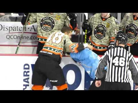 Garet Hunt vs Anthony Collins