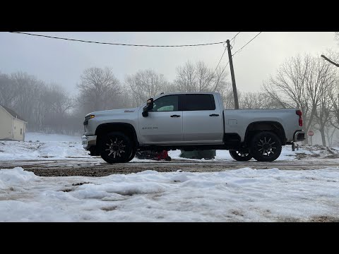 Truck is Back - Installing Rough Counrty Step bar on 2021 Chevy 2500 HD