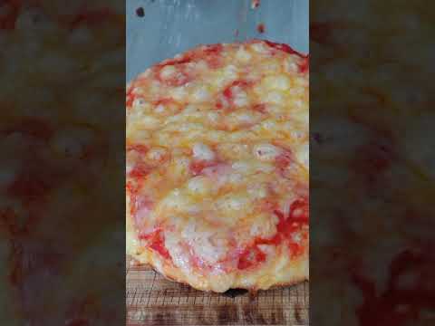 Testing & Ranking Vegan Cheeses on Pizza