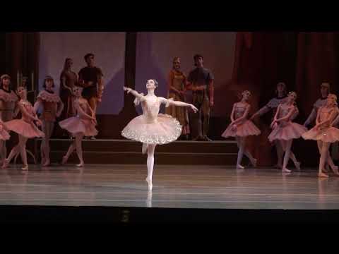 Maria Ilyushkina & corps  (Mariinsky Ballet)  Raymonda "Pink" scene and variation.