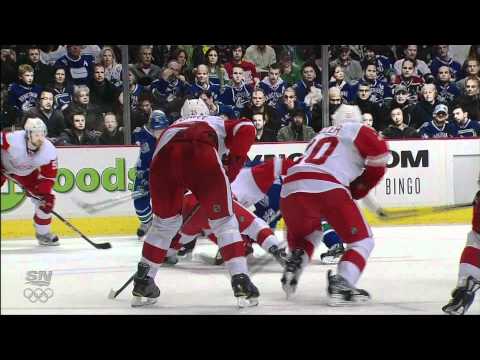 Canucks Vs Wings - Mason Raymond 3-3 Goal - 02.02.2012 - HD