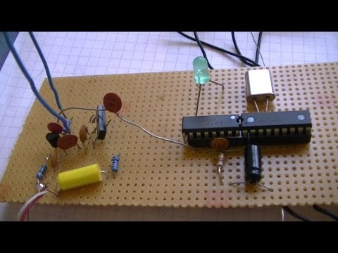 PLL UKW Sender fertig aufgebaut auf Lochraster Platine - eflose #214