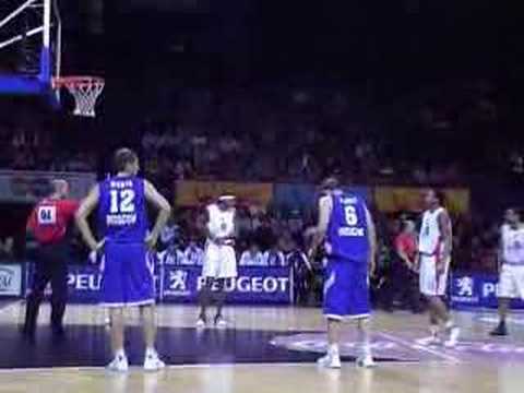 35 13-11-07 Ulebgame BCO-Dynamo Moscow - Fout op Chris Mc Cr