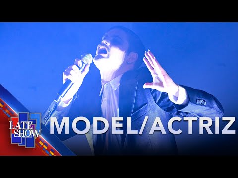 “Cinderella” – Model/Actriz (LIVE on The Late Show)
