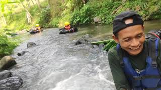preview picture of video 'KAYA MENDADAK !!! Little Ubud River Tubing " piknik yang menyenangkan "'