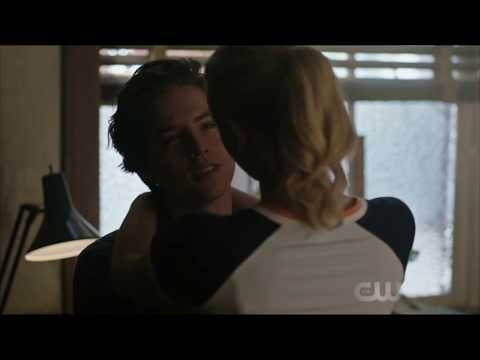 Betty and Jughead Kiss - Riverdale 3x02