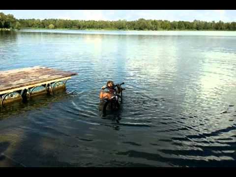 Joey's Stunt in den Lambsheimer Weiher