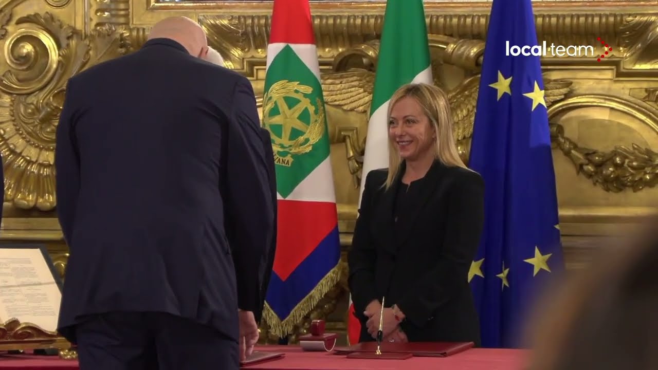 Присяга министров обороны и экономики Италии