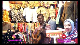 Download lagu Hendra pengamen soreang saat ngamen di pasar bawakan lagu pukah mp3 Download lagu Hendra pengamen soreang saat ngamen di pasar bawakan lagu pukah mp3