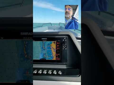 4 ft swell 15 knots wind and confused seas! No stress for this Axopar 28. I call it the Relaxopar!