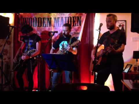 Hickory Wind performed by Wooden Maiden at The Vic, Colchester Aug 24th 2014