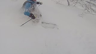 preview picture of video 'A fun day of skiing in powder'