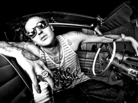 Buss It - Hollyweerd Ft Yelawolf ( May 2011 Hip Hop/ Rap)