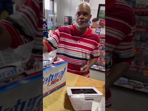 Roach prank on my customers 😭🤣🤣