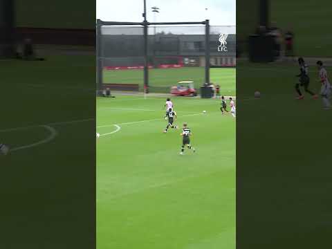 Chiesa scores Liverpool's fifth 🙌