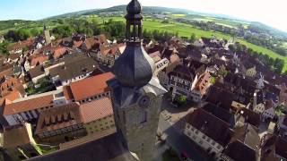 preview picture of video 'FPV Flug über die Altstadt von Ebern - Teil 2'