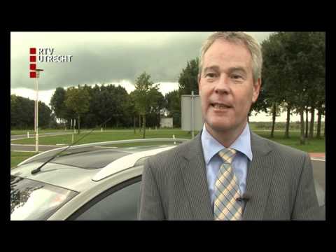 Autoruit sneuvelt op A2 bij Maarssen