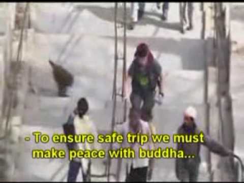 Madventures:  Apina nussii Rikun vedet.