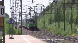 preview picture of video 'Green Cargo Rd2 1079 and 1118 with a heavy freight train at Laxå, Sweden'