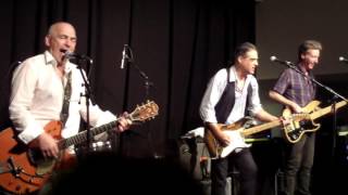 The Black Sorrows -  Chained to the wheel, Tryckhallen, Fbg 150828