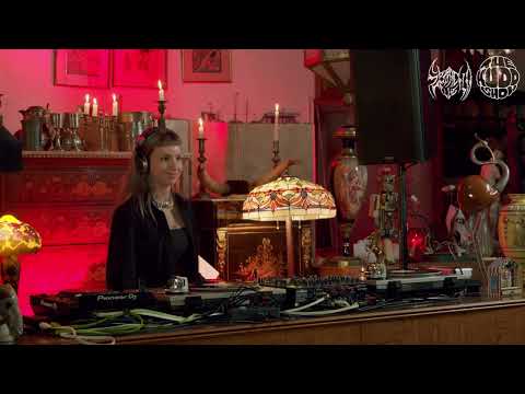 Mart | themuddshow x Sriracha Plug