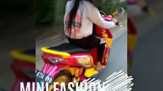 Download lagu HOLLIDAY ./ NELLA KHARISMA.. COVER  CEWEK NAIK MOTOR MATIC mp3