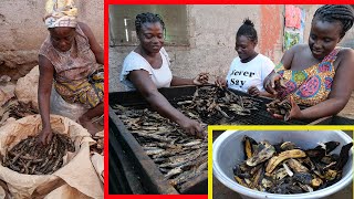 Watch how they SMOKED FISH WITH PLANTAIN !! How to smoke fish Naturally