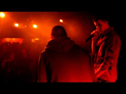 Zieklus & SZ & Mr.Mayke - Vuist Omhoog (Live)