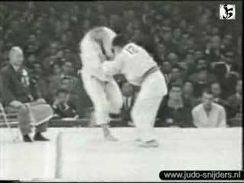 Judo Tokyo 1964:  Kim (KOR) - Huang (TAIWAN)