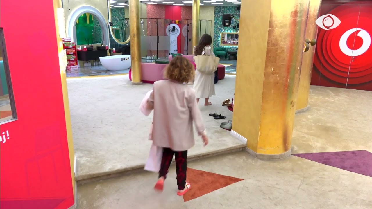 “Inteligjenca jote më mahnit”/ Egla-Françeskës: Mu hiq qafe sepse dua të rri e qetë