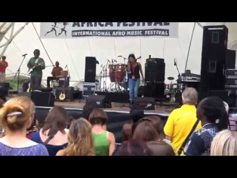 The Wally Warning Roots Band feat. Amira Warning @ Afrika Festival 2012