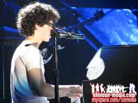 Jonas Brothers - A Little Bit Longer