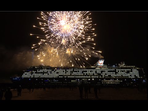 4K | Erstanlauf / Taufe der Mein Schiff 5 in Travemünde 15.7.2016
