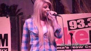 Lauren Alaina singing 'Funny Thing About Love' at Toby Keith's in OKC