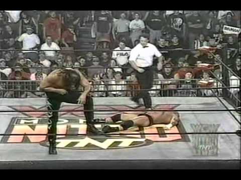 WCW Monday Nitro 10-8-98 Perry Saturn vs Kanyon