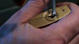 lockpicking a TRI-CIRCLE 265 padlock