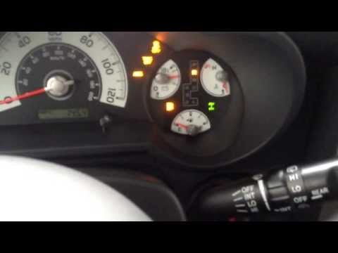 How to Engage the Rear Locking Differential on a 2014 Toyota FJ Cruiser by Loving Toyota Scion