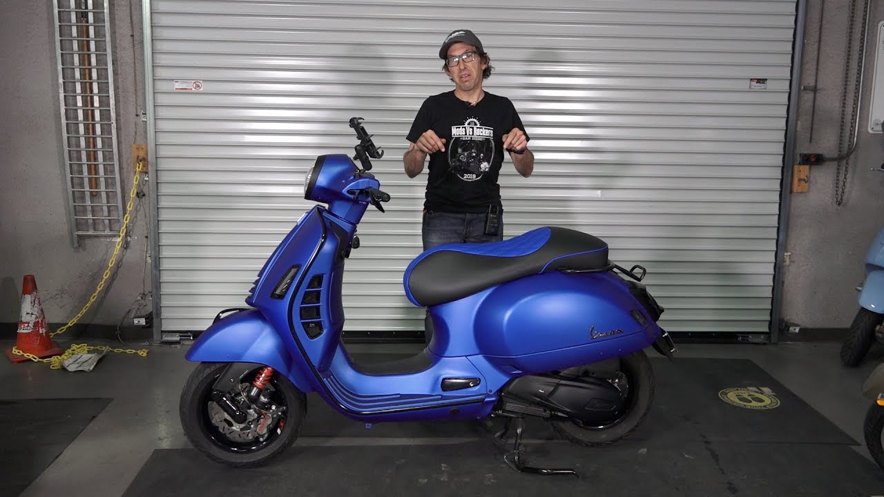 VESPA GTS SUPER TECH BLEU MAT