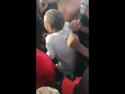 Isso é BAILE DA VINTÉM todo sábado, impossível pegar meus garotos