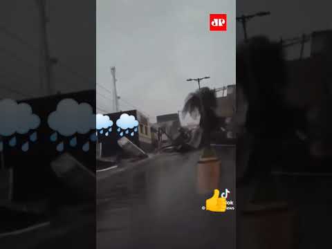 imagem do temporal  chuva forte de palmeira das missões triste
