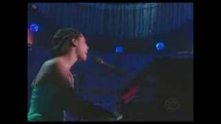 Alicia Keys - A House Is Not A Home (live 2004)